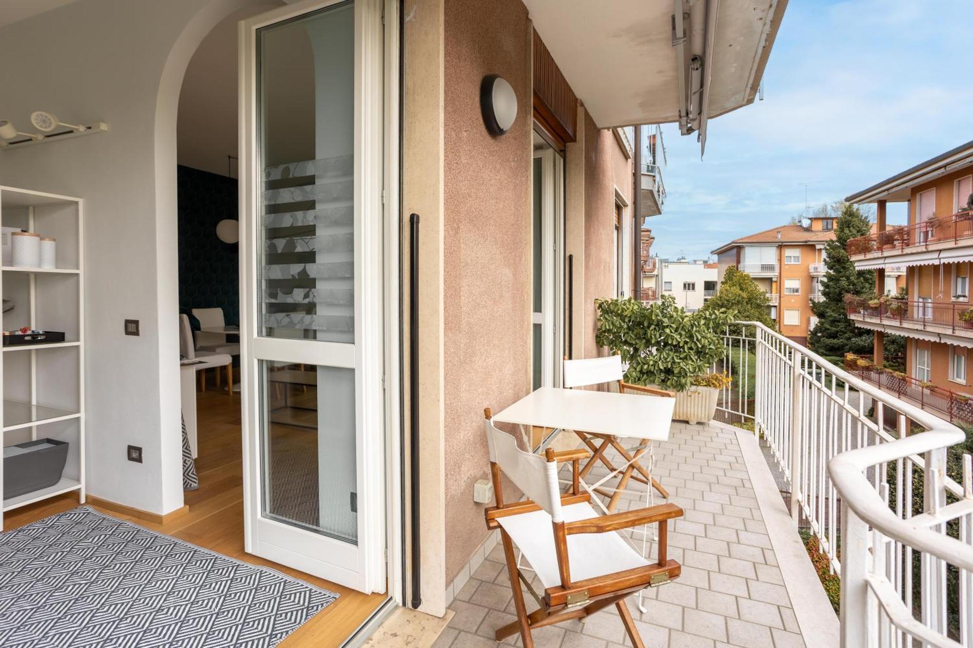 Suite 51 Appartamento Con Terrazzo A 50 Mt Dal Lago - Private Parking (Adults Only) Арона Екстериор снимка