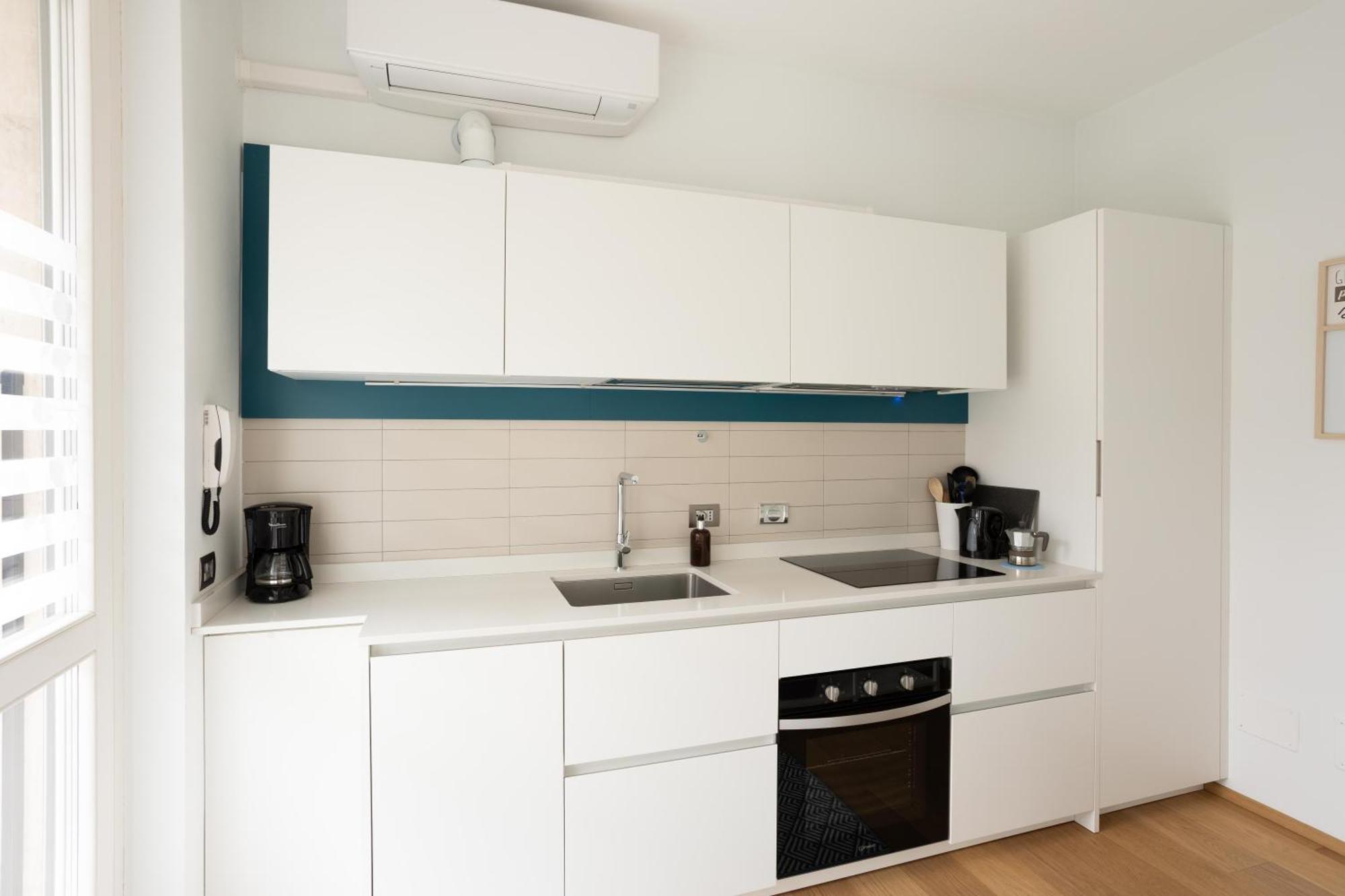 Suite 51 Appartamento Con Terrazzo A 50 Mt Dal Lago - Private Parking (Adults Only) Арона Екстериор снимка