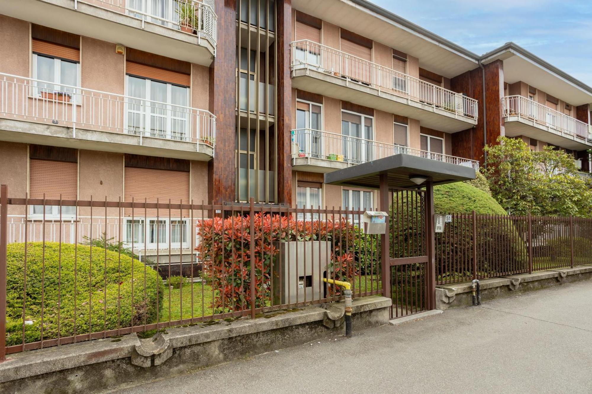 Suite 51 Appartamento Con Terrazzo A 50 Mt Dal Lago - Private Parking (Adults Only) Арона Екстериор снимка
