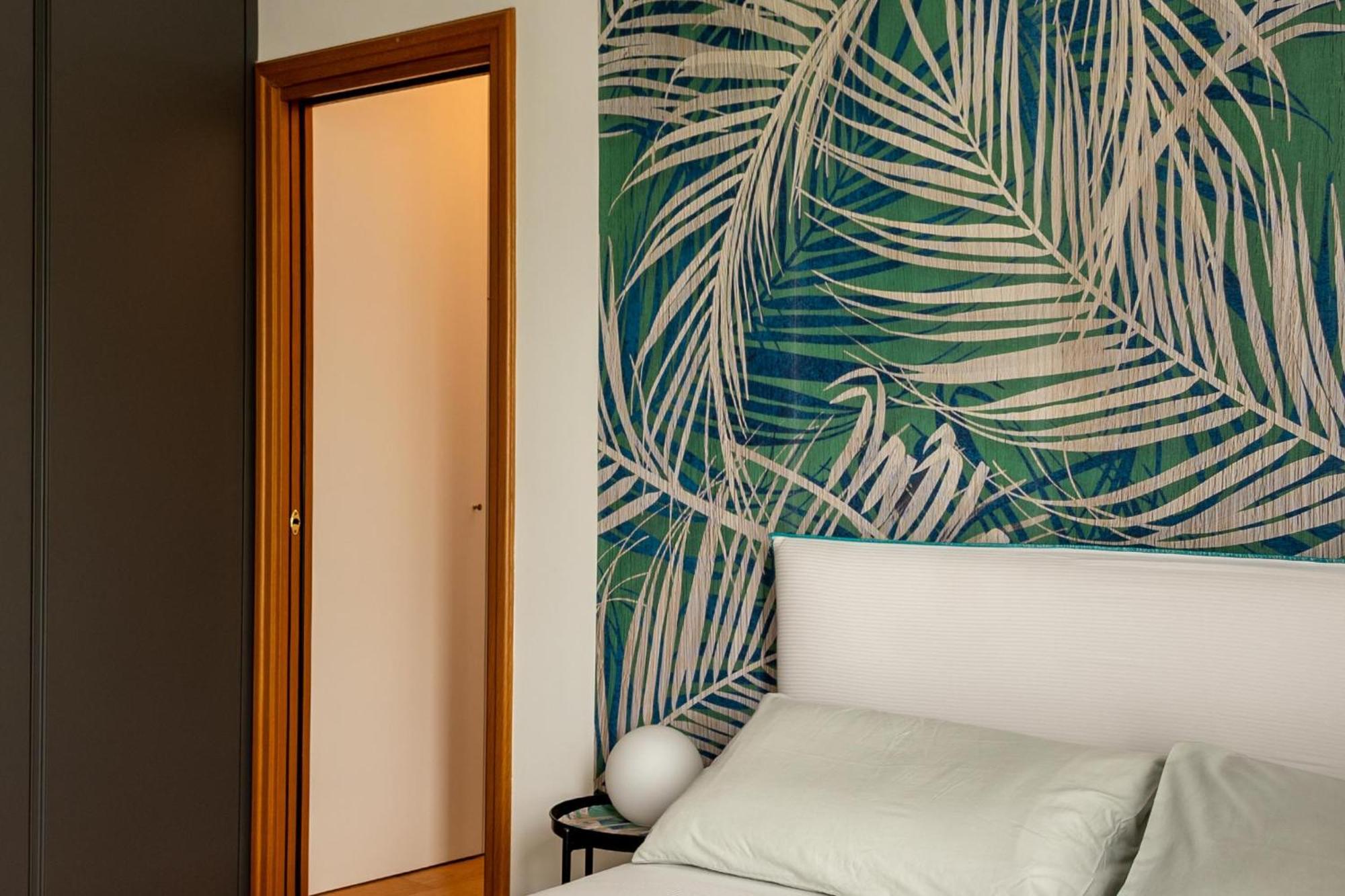 Suite 51 Appartamento Con Terrazzo A 50 Mt Dal Lago - Private Parking (Adults Only) Арона Екстериор снимка